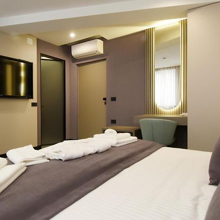 PUY Grandeur Apartments מראה חיצוני תמונה