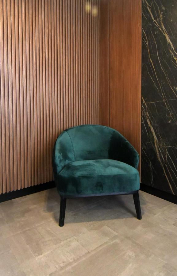 PUY Grandeur Apartments מראה חיצוני תמונה