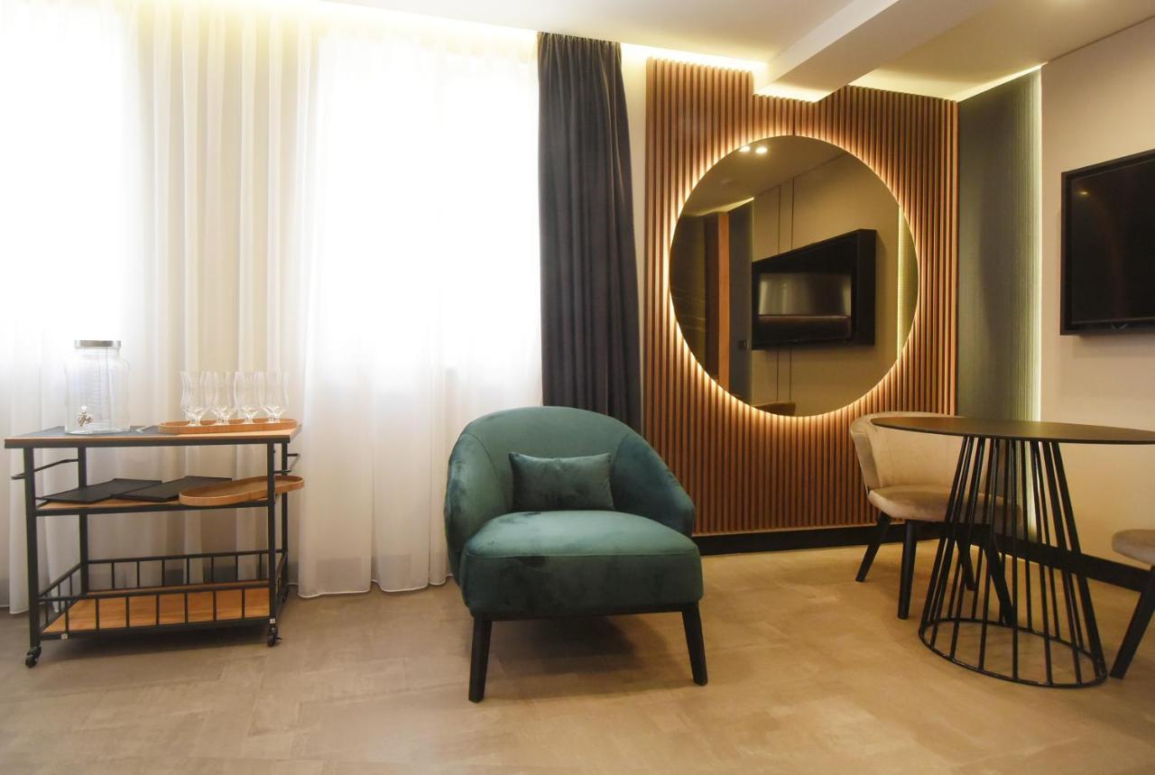 PUY Grandeur Apartments מראה חיצוני תמונה