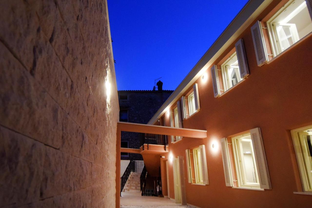 PUY Grandeur Apartments מראה חיצוני תמונה
